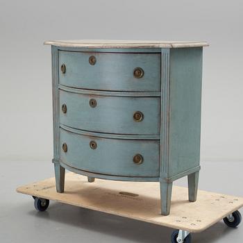 BYRÅ, gustaviansk stil, tidigt 1900-tal.