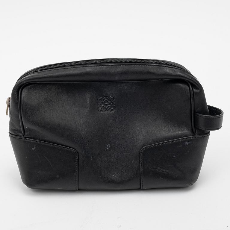 Loewe, kabinväska samt necessär.