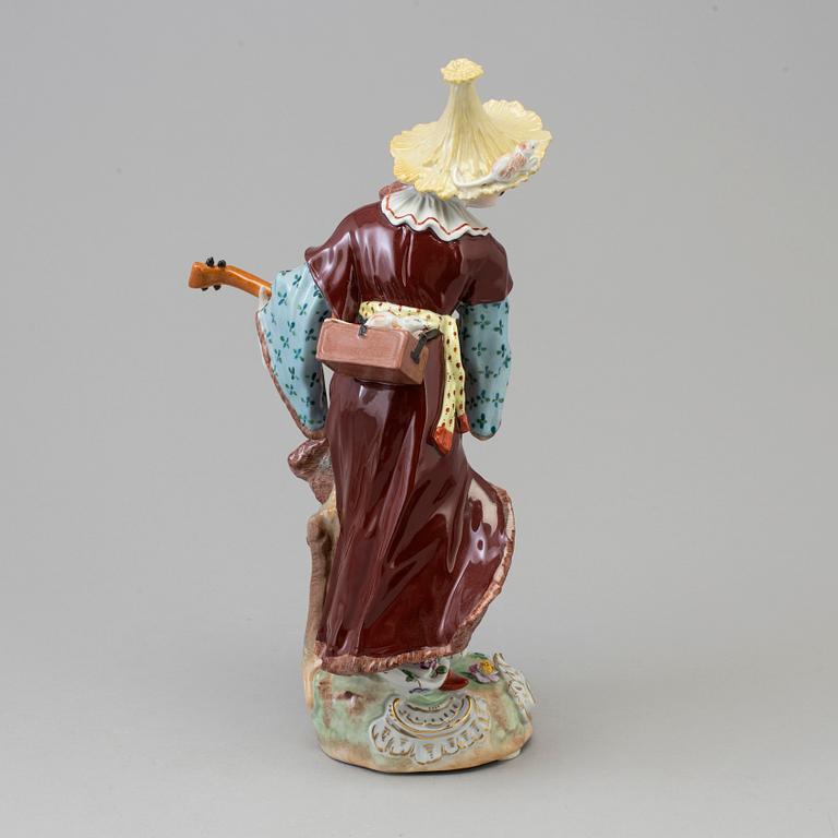 A large Chinoiserie porcelain figure, Germany, Sächsische PF zu Potschappel, 20th Century.