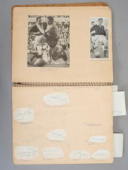 SAMLING FOTBOLLSAUTOGRAFER, bla Ryska landslaget -64, Benfica, Nacka Skoglund, Prawitz Öberg, 1960-70-tal.