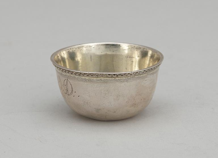 A Swedish 18th century parcel-gilt thumbler, makers mark of Johan Wickman, Hudiksvall (1750-1755 (1758)).