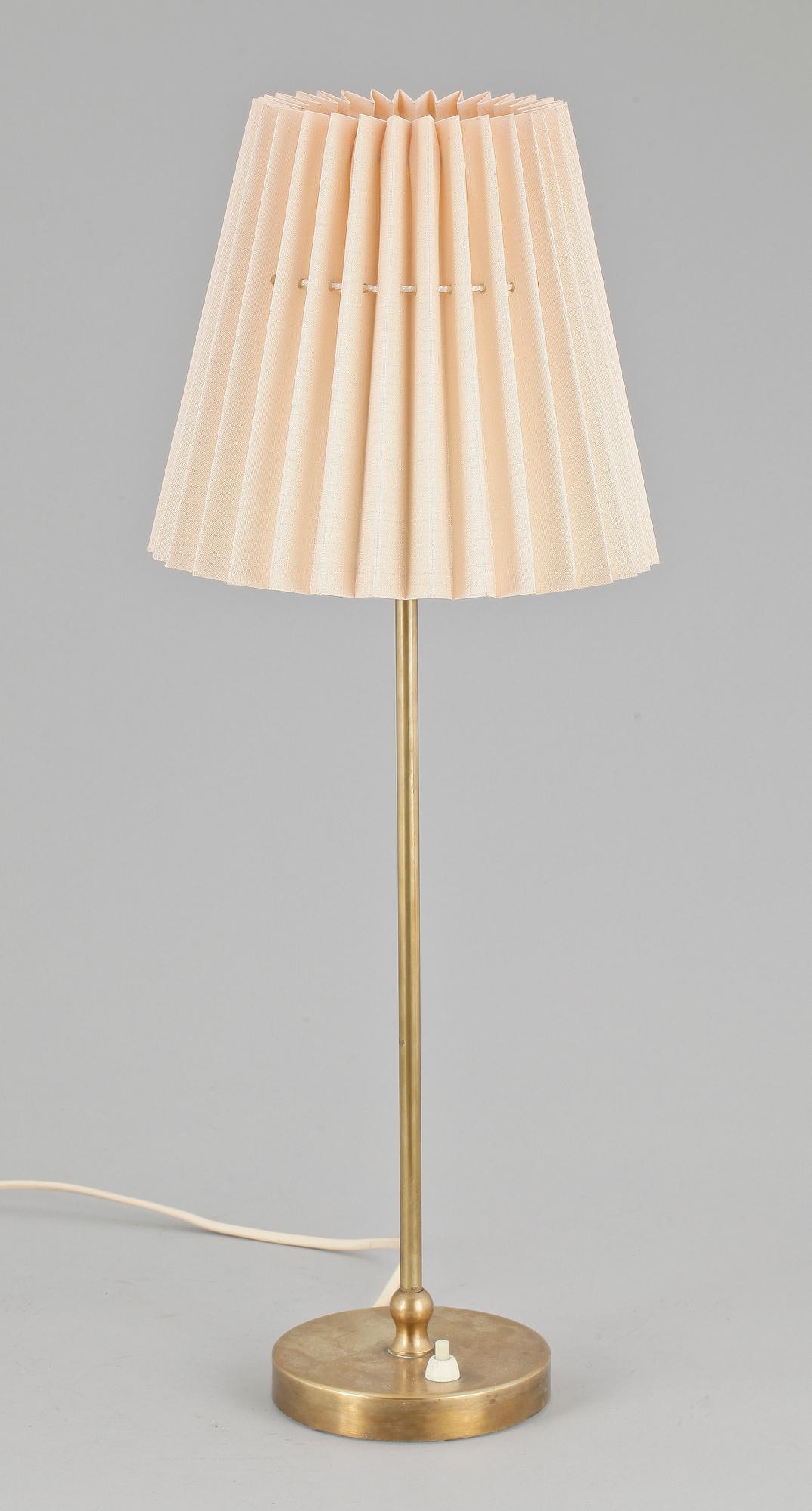 BORDSLAMPA, mässing, Josef Frank. Svenskt Tenn. Nr 2332.