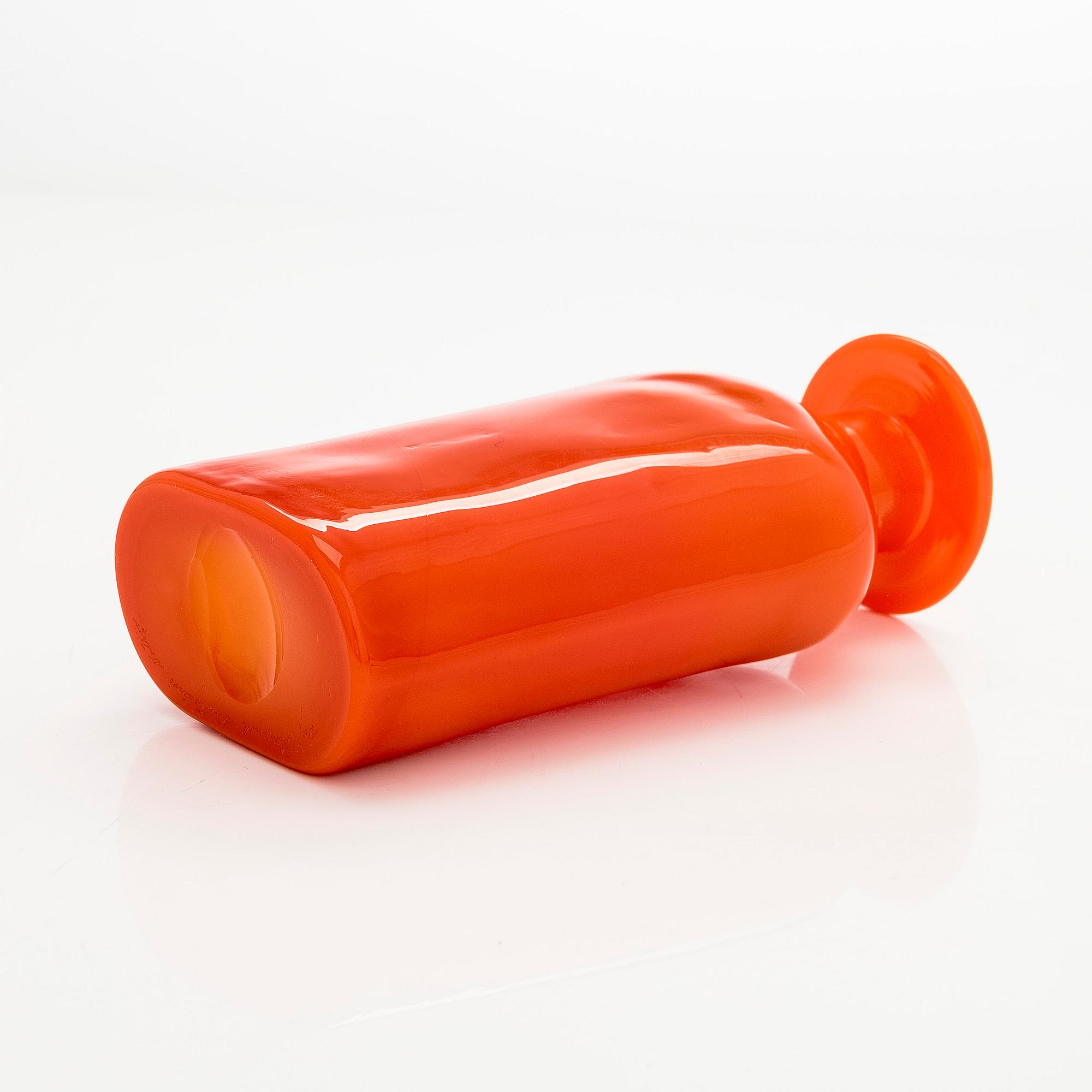 Kaj Franck, flaska, "Art Rosso", signerad Kaj Franck Nuutajärvi Notsjö.