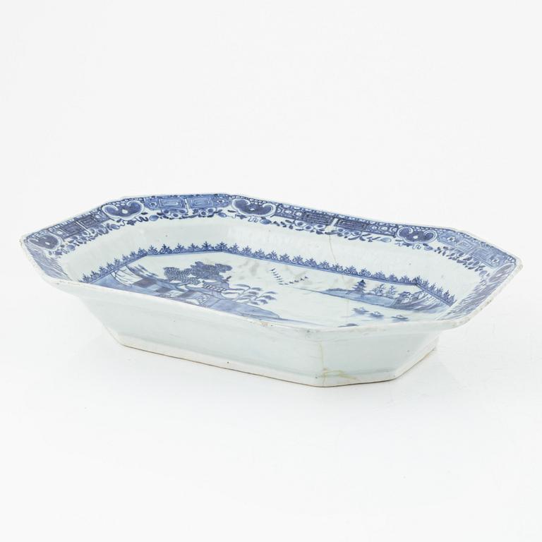 Six porcelain pieces, China, 18th-19th century.