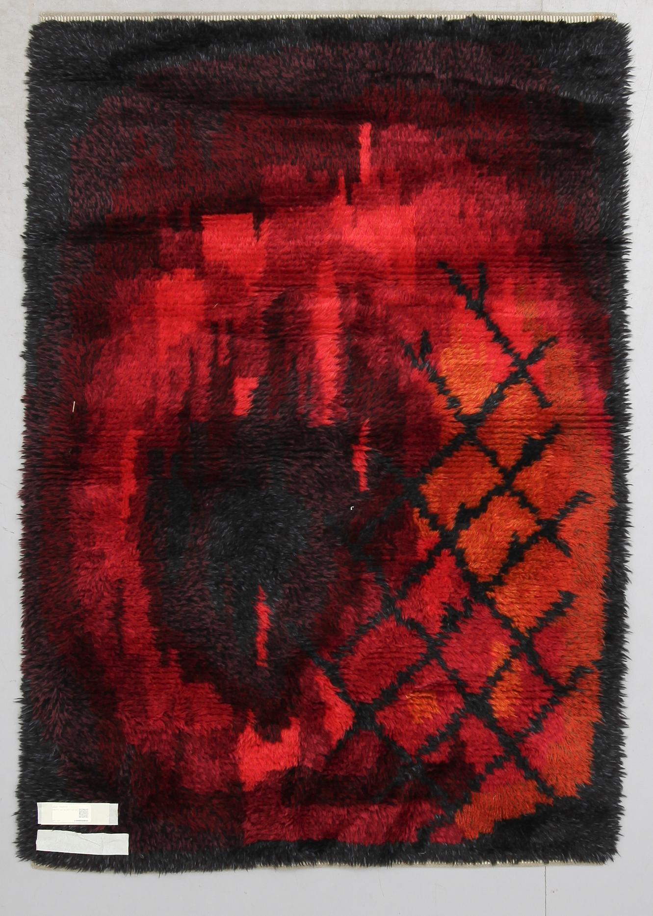 MATTA, rya. Ca 200 x 137 cm.