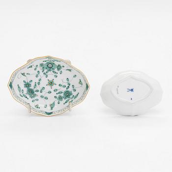 Meissen 'Indische Malerei Grün' porcelain vase, jar, and dishes, totally 7 pieces, mid-20th century.