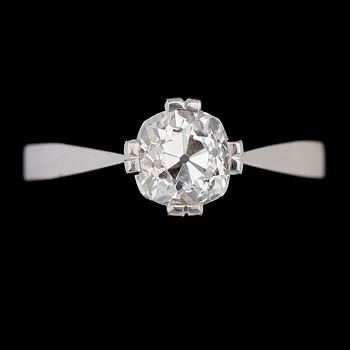 RING, 18 k vitguld, briljantslipad diamant ca 1.25 ct, 1985. Vikt ca 3,9 g.