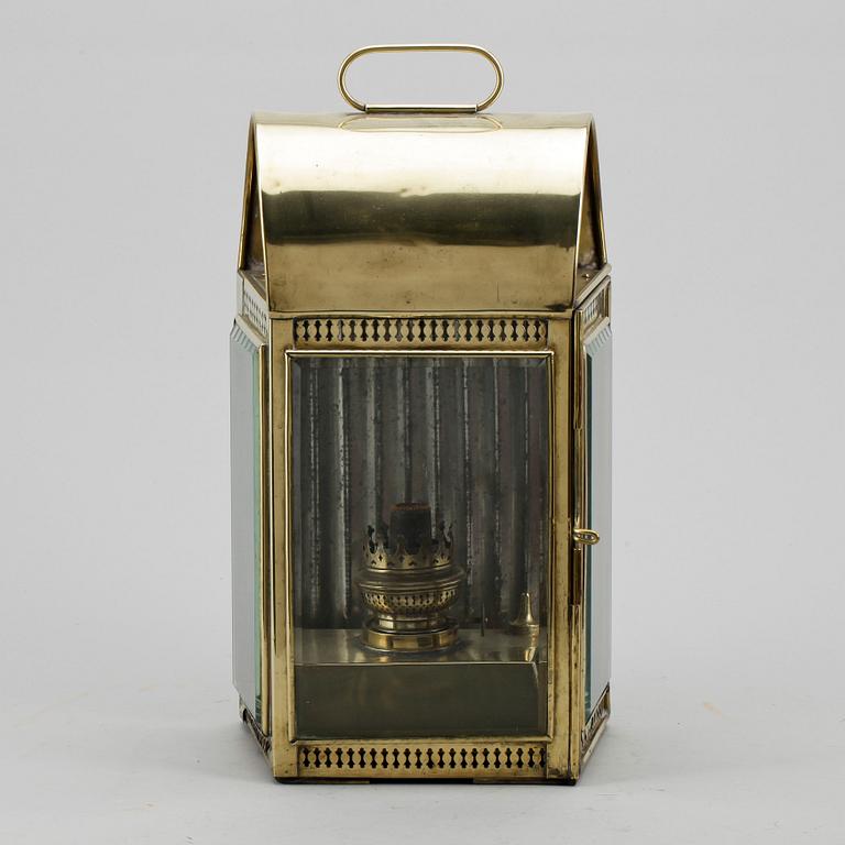 VÄGGFOTOGENLYKTA, 1900-tal.