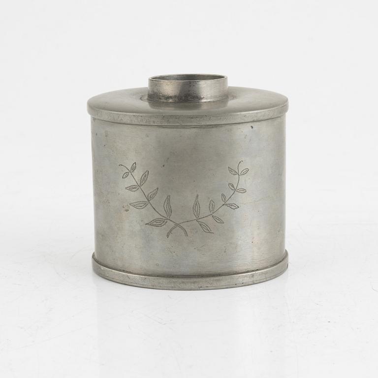 Firma Svenskt Tenn, a pewter tea caddie, Stockholm, 1925.