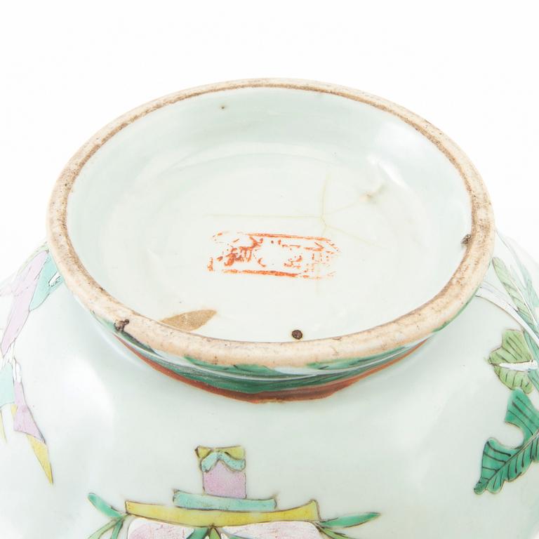 Two enamelled Chinese bowls, early 20th century.