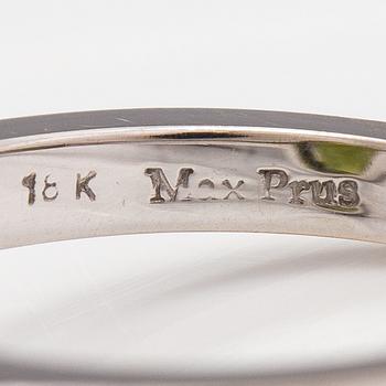 Max Prus, sormus, 18K valkokultaa, timantteja n. 0.48 ct yht ja peridootti.