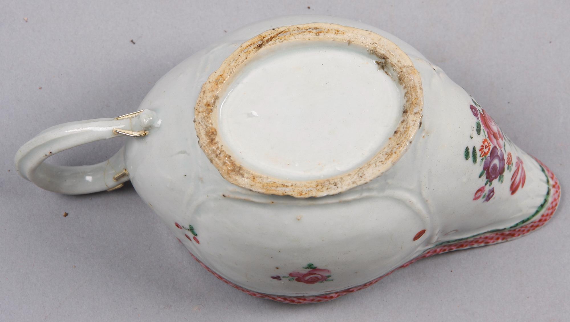 SÅSSNIPA PÅ FAT, porslin, Kina, Qianlong 1736-95.