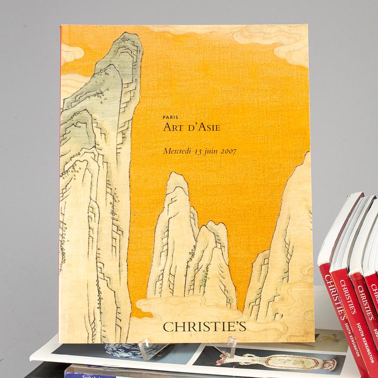 AUKTIONSKATALOGER, 40 st. Sothebys, Christies, Bonhams. Orientaliskt/Kinesiskt porslin, keramik och konsthantverk.