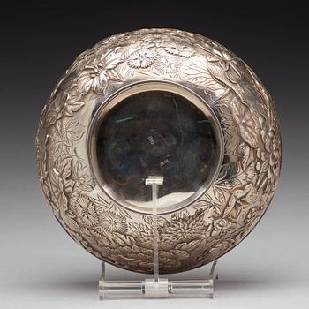 A Japanese silver bowl, early 20th Century.