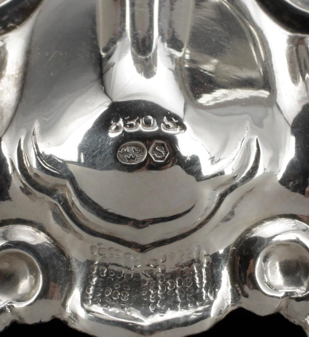 LJUSSTAKAR, ett par, silver, rokokostil, svenska imporstämplar, 1900-tal.