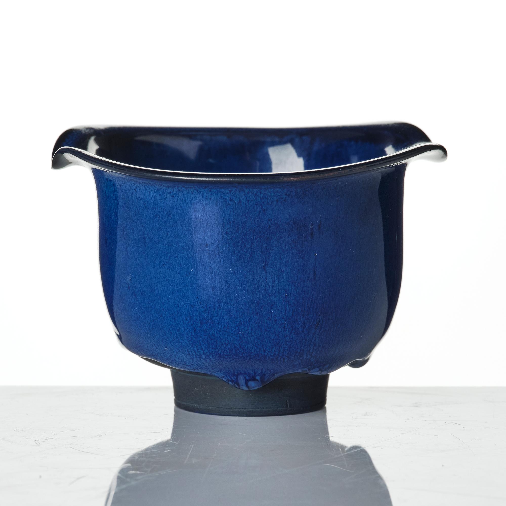 Wilhelm Kåge, two stoneware bowls, Gustavsberg Studio 1945.