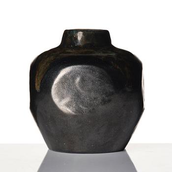 Anders & Bess Wissler, a glazed stoneware vase, Ateljé Solklinten, Mariefred, Sweden 1915.