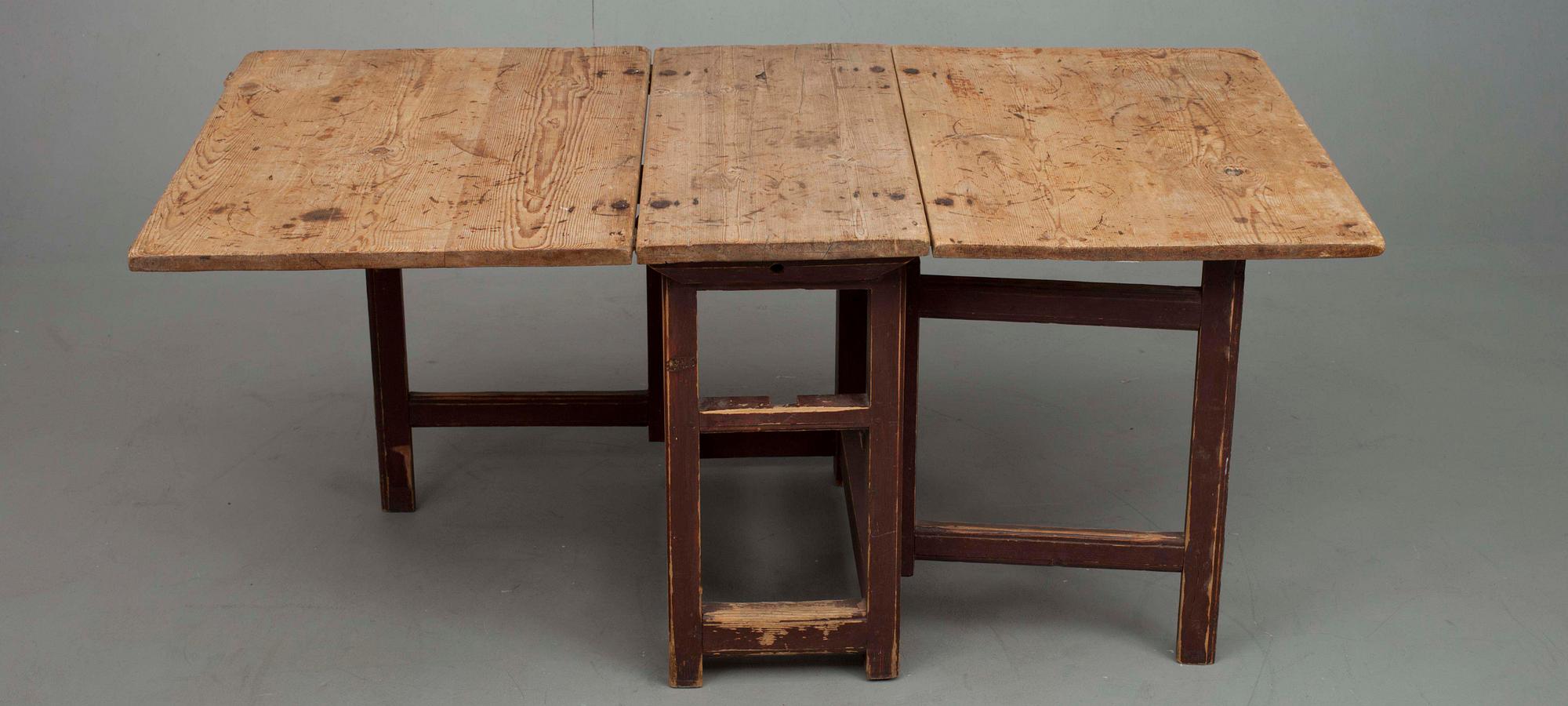 LÅGT KLAFFBORD, 1800-tal.