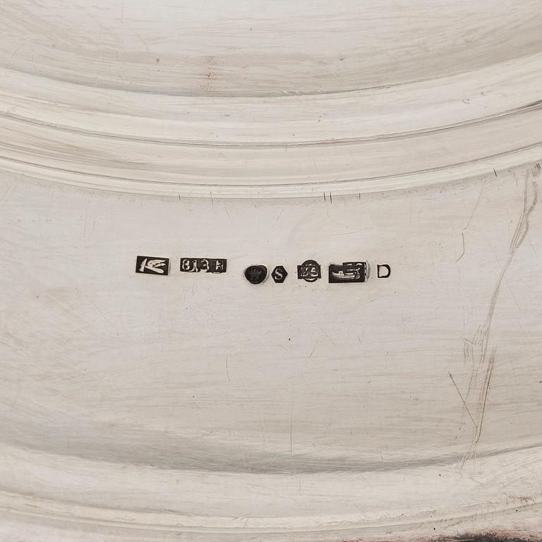 Tarjoiluvateja, 2 kpl, hopea, suomalaiset leimat 1929 ja 1954.