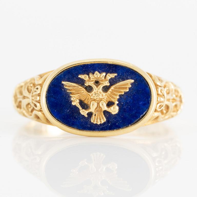 Ring, Imperial Eagle, 18K gold with lapis lazuli. Igor Carl
