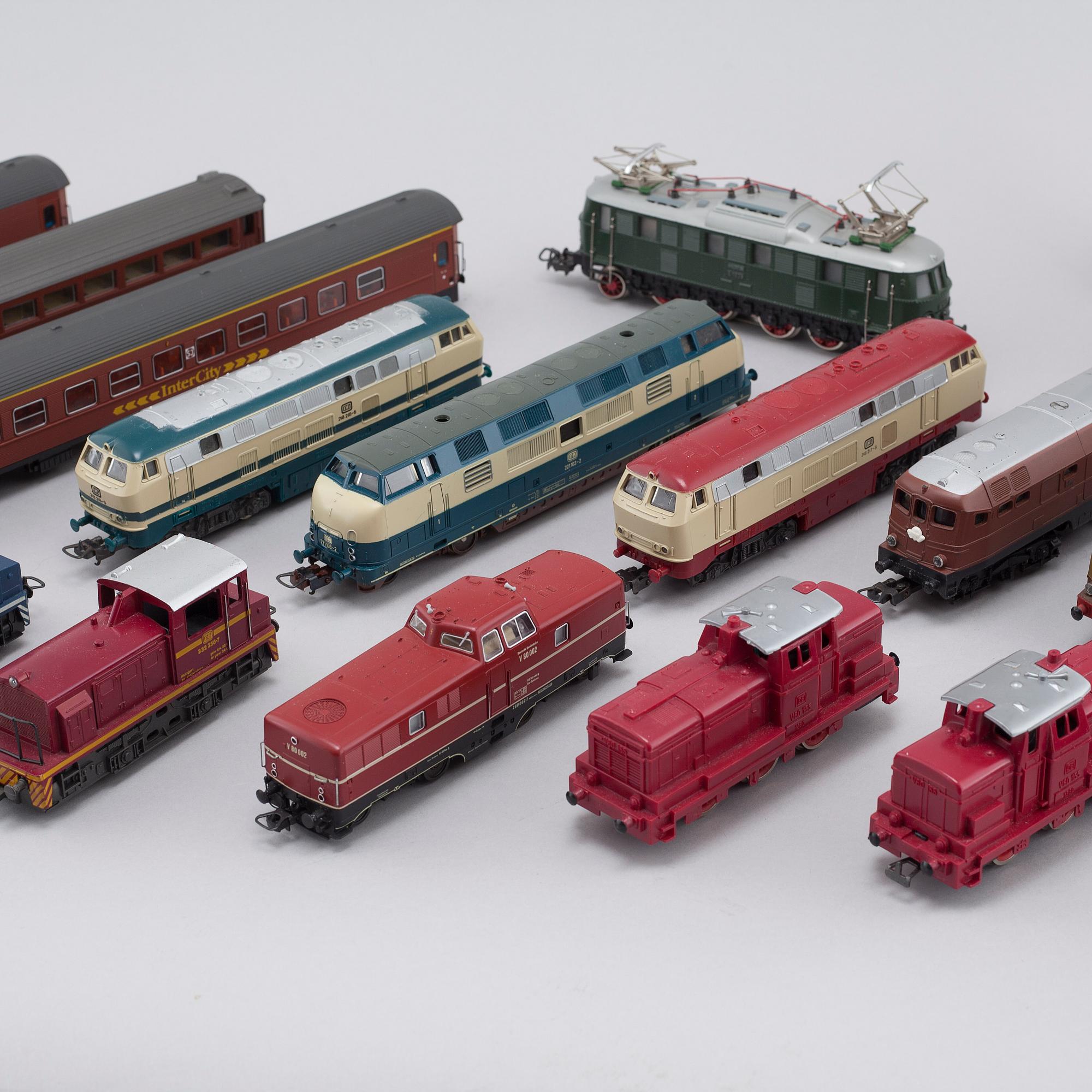 PARTI MODELLTÅG, 20 delar, bl.a Märklin och Lima, 1900-talets andra hälft / tidigt 2000-tal.