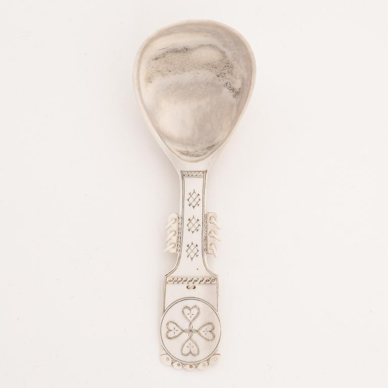 A reindeer horn spoon by Johan Fankki, before 1965, signed.