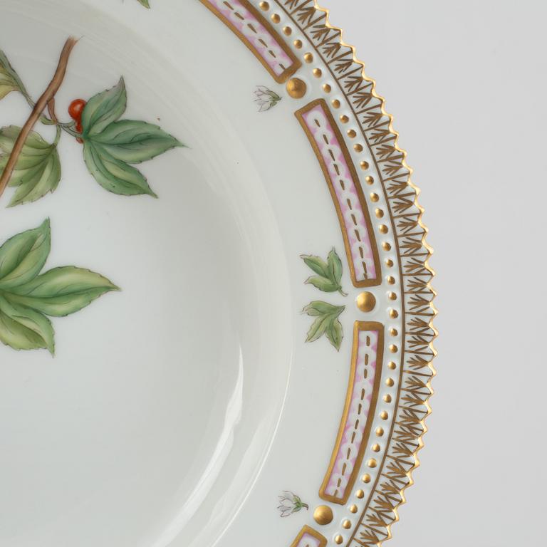 Royal Copenhagen, a 'Flora Danica' porcelain plate, Royal Copenhagen, Denmark 1979-1983.