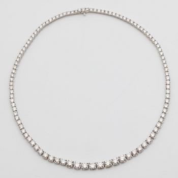 A line necklace with 104 brilliant cut diamonds total carat weight circa 25.44 cts. Quality circa G-H/VS-SI.