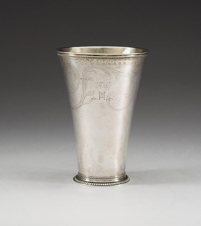 BÄGARE, av Jonas Ålander, Stockholm 1733. Vikt ca 412 gram.