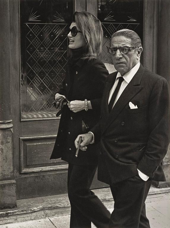 Ron Galella, "Jacqueline Kennedy and Aristotle Onassis at P.J. Clarke’s Restaurant, New York", 1971.
