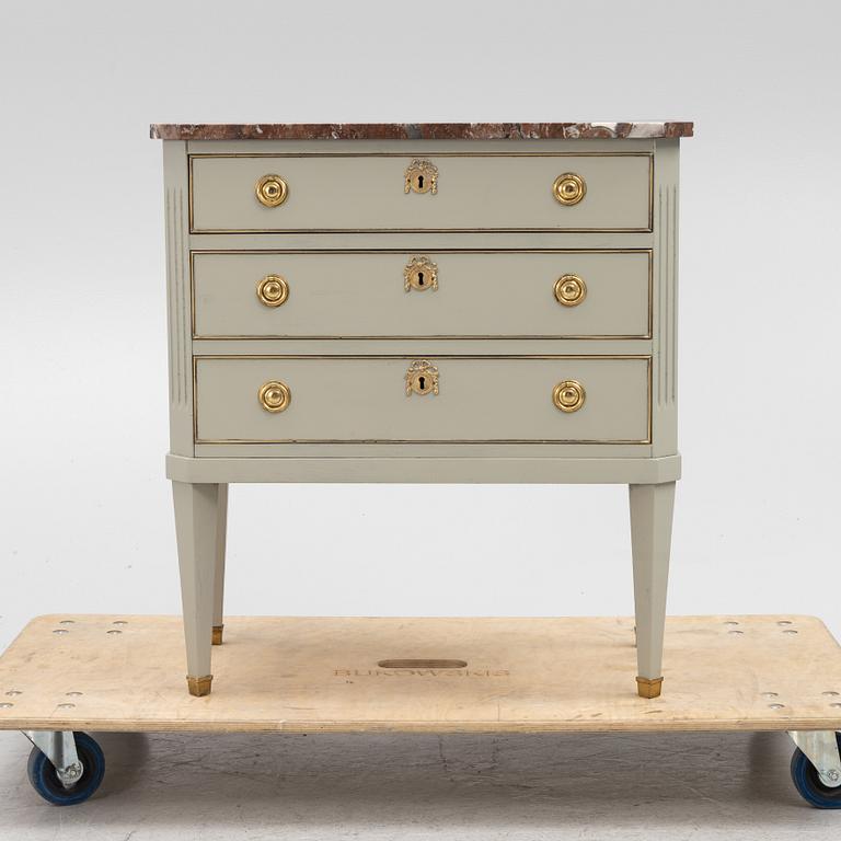 Chest of drawers, Gustavian style, 20th century.