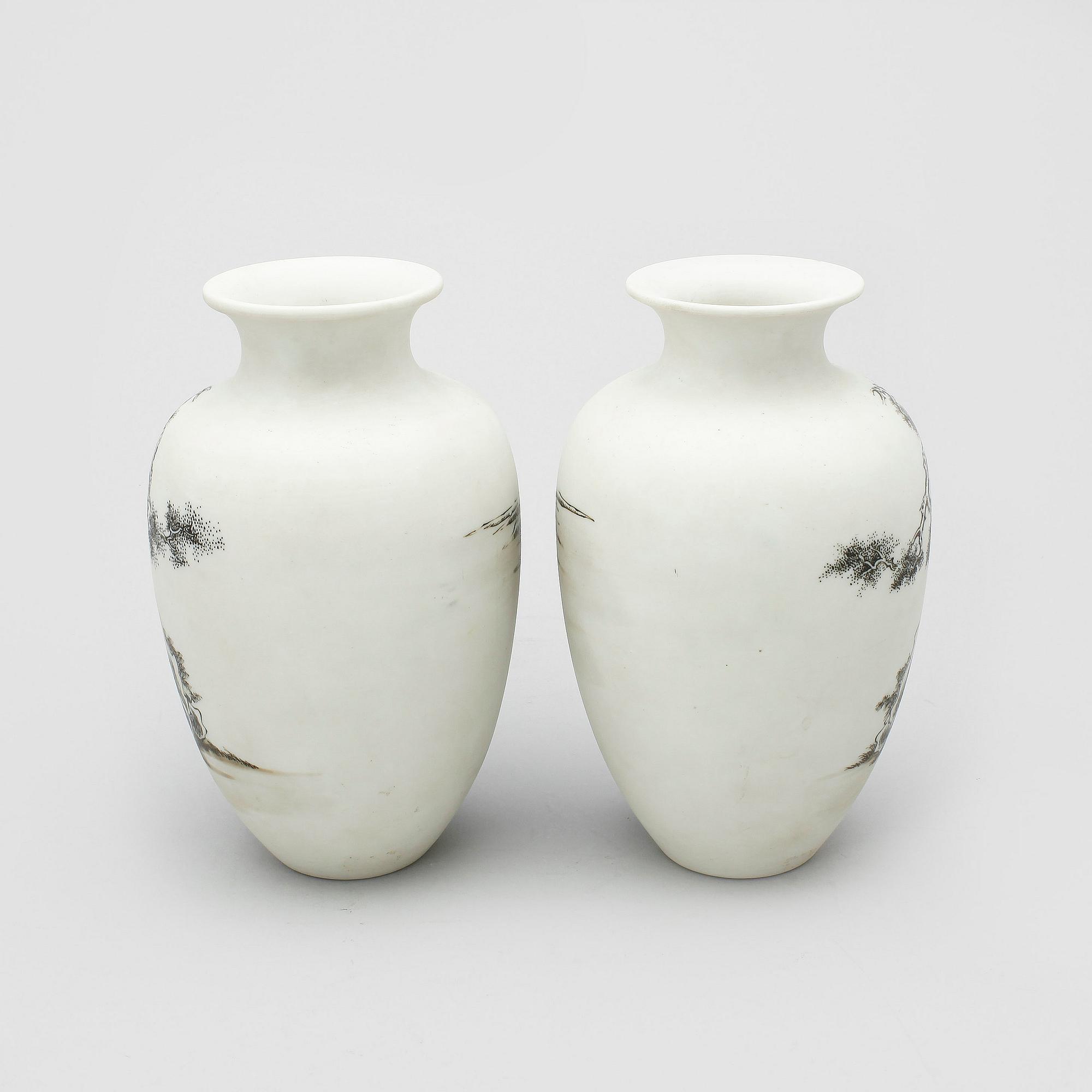 VASER, ett par, porslin, Kina, 1900/2000-tal.