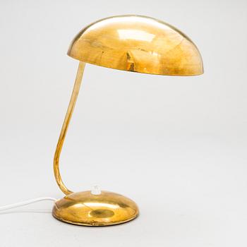 A mid 20th century '2433' table lamp for Valinte.