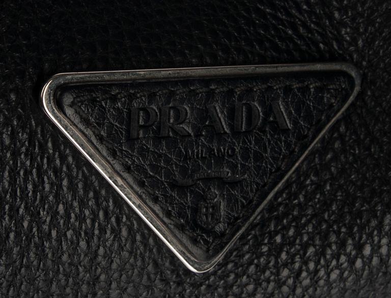 VÄSKA, Prada.