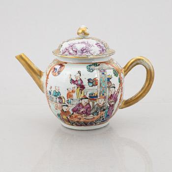 A famille rose tea pot with cover, Qing dynasty, Qianlong (1736-95).