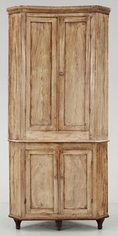 HÖRNSKÅP, allmoge, 1800-tal.