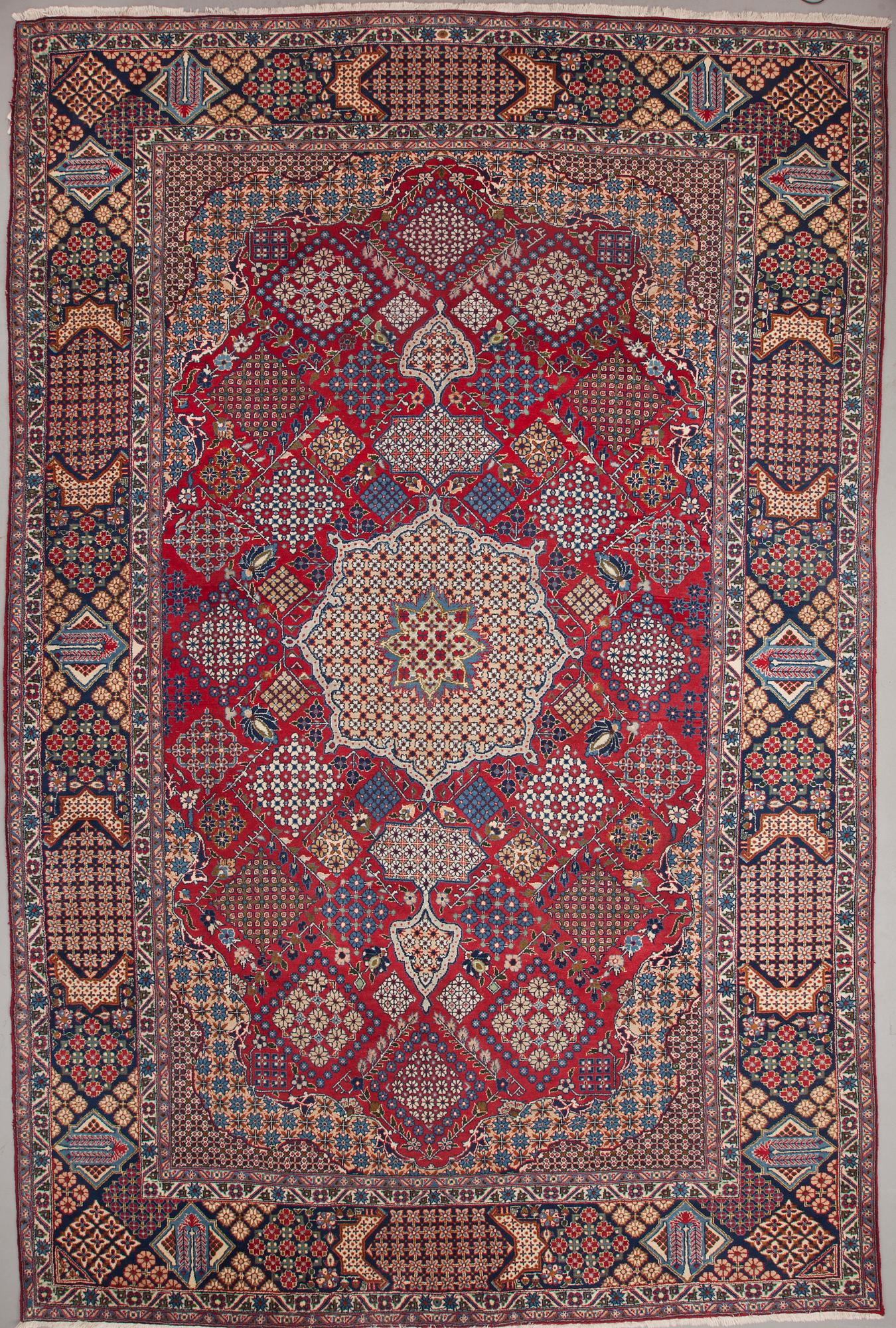 MATTA, old, Isfahan, ca 438 X 288 cm.