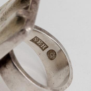 A ring by Sven Erik Högberg, Göteborg, 1994.