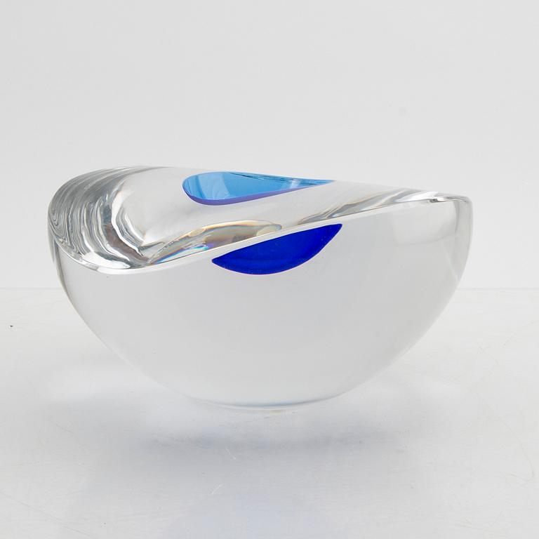 Erika Lagerbielke, a signed Orrefors glas bowl.