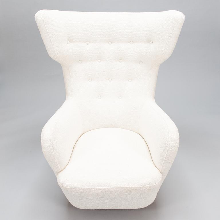 A mid-20th century armchair.