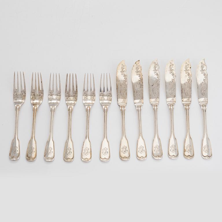A 12-piece set of silver fish cutlery, Germany, around the turn of the 20th century.