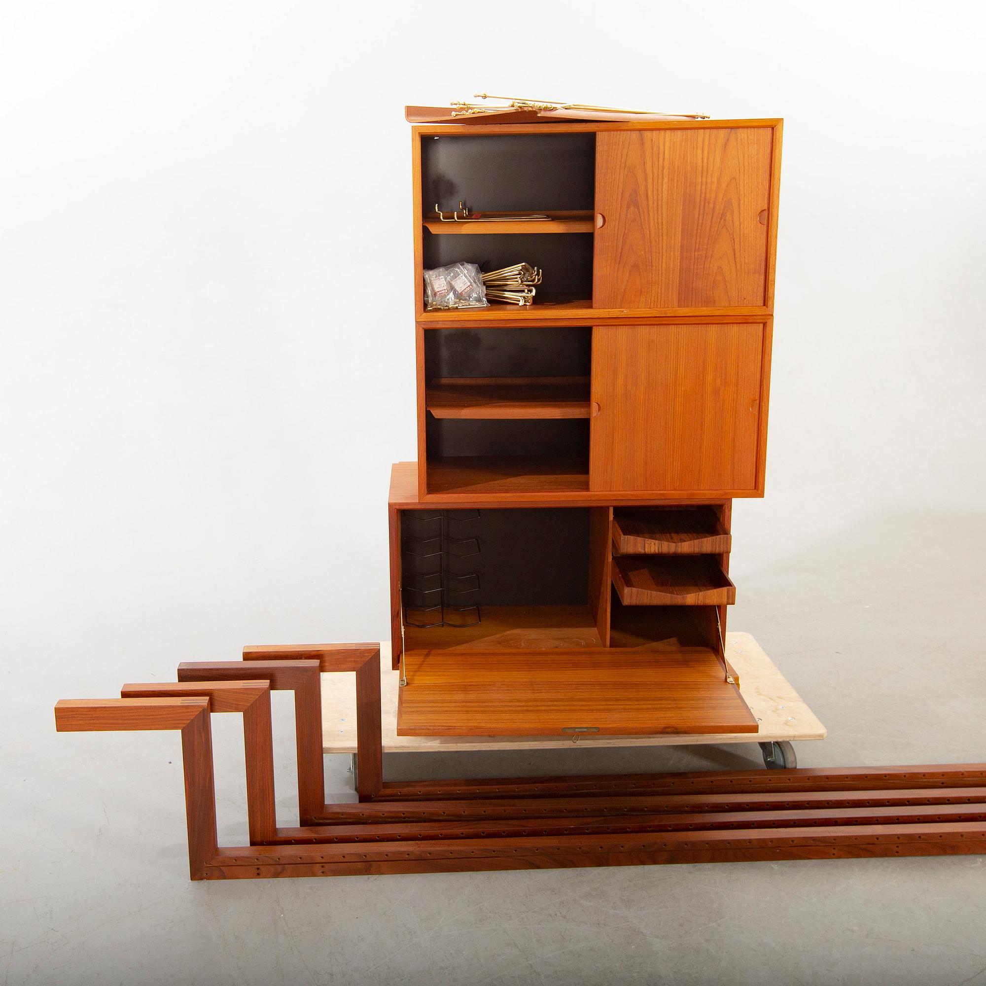 Poul Cadovius, "Royal System", hyllsystem, teak.