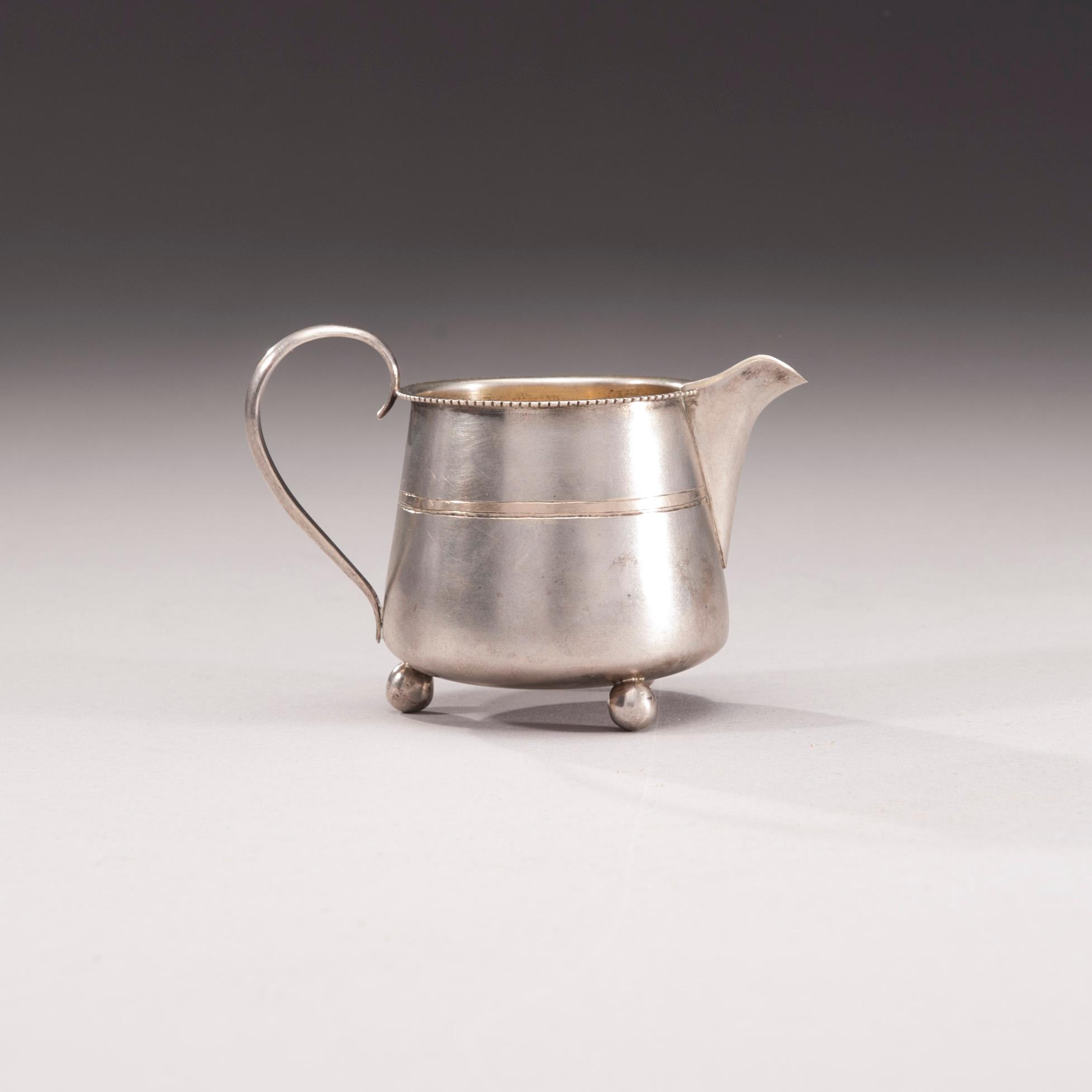 MJÖLKKANNA, silver, Ryssland ca 1900. Vikt 99 g.