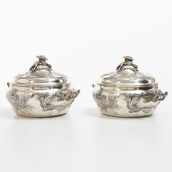 A pair of French silver tureens, circa 1900.