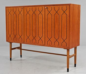 SIDEBOARD, 1900-talets mitt.