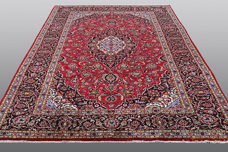 A CARPET, Kashan, ca 310 x 206 cm.