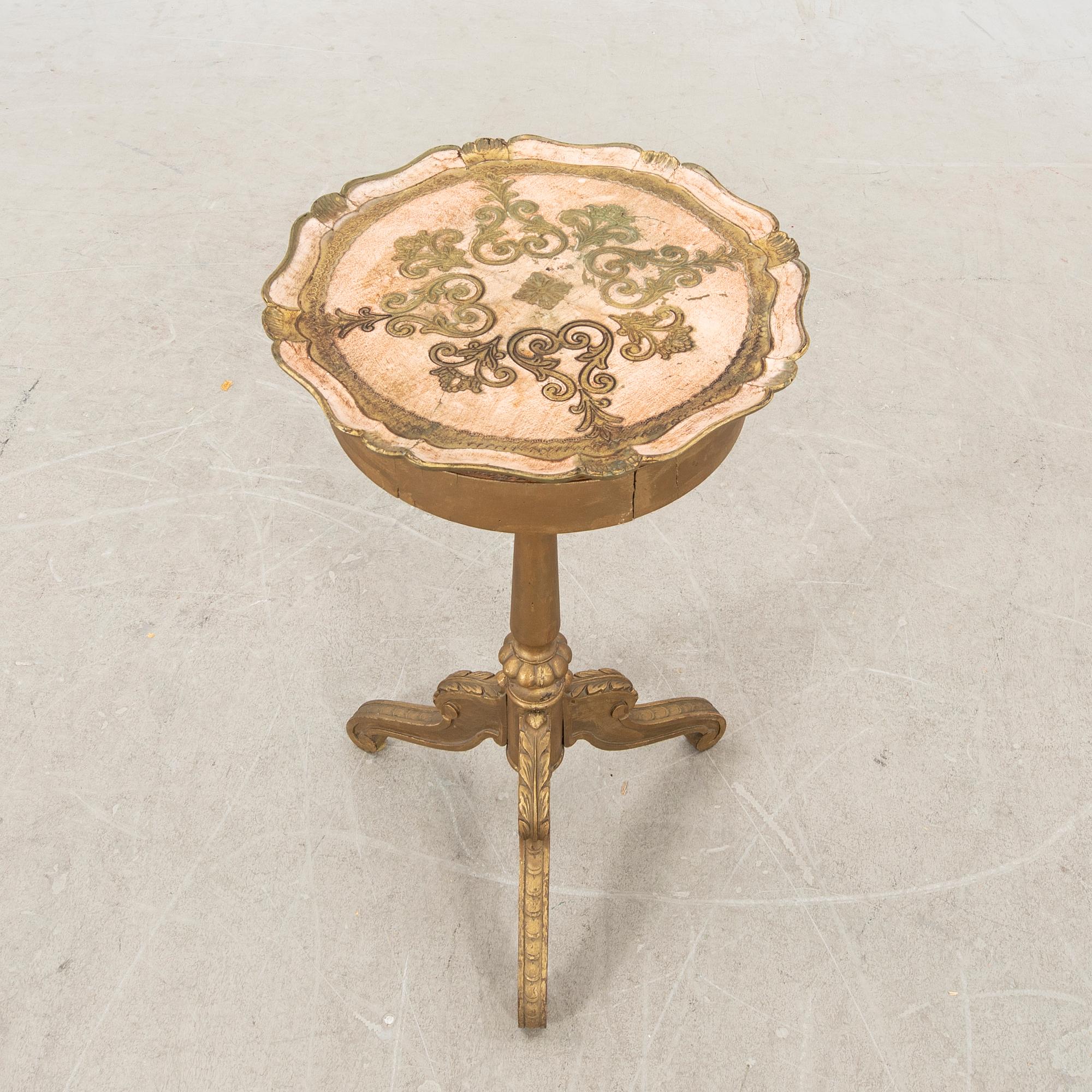 Bord nyrokoko 1800-talets senare del.