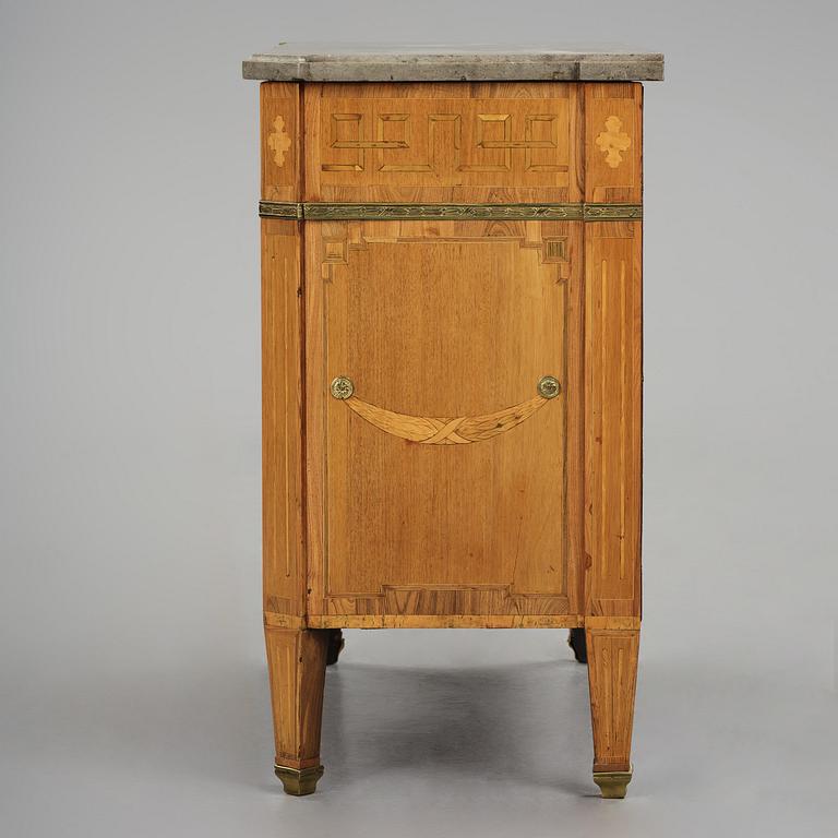 A Gustavian marquetry commode by G. Foltiern (mastewr in Stockholm 1771-1804).