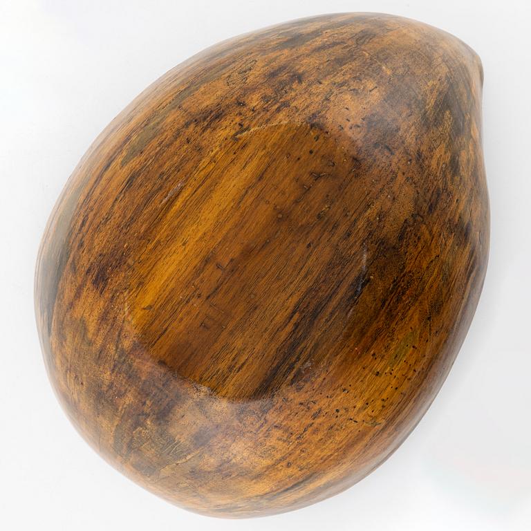 A bowl, wood, late 20th century.