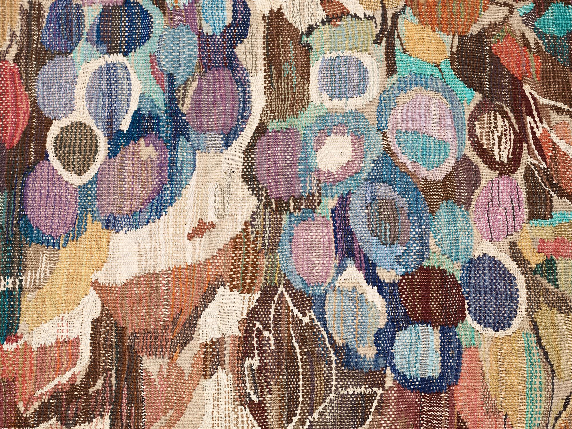 VÄVD TAPET. "Vindruvor". Gobelängvariant. 120 x 195 cm. Signerad AB MMF BS.